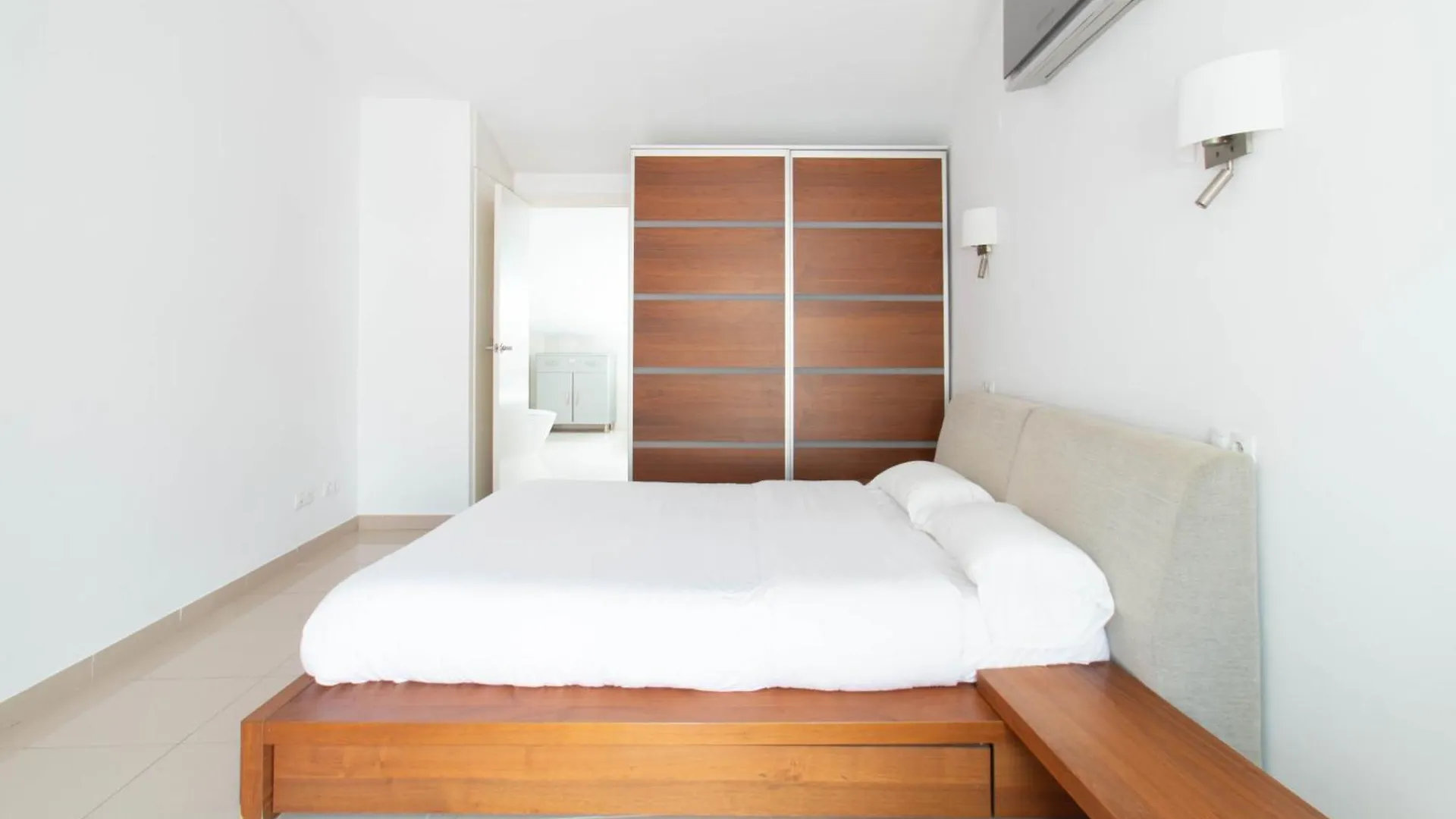 Sand Bay Beach Duplex Apartment Girona