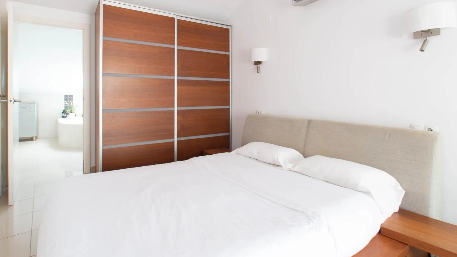 Sand Bay Beach Duplex Apartment Girona